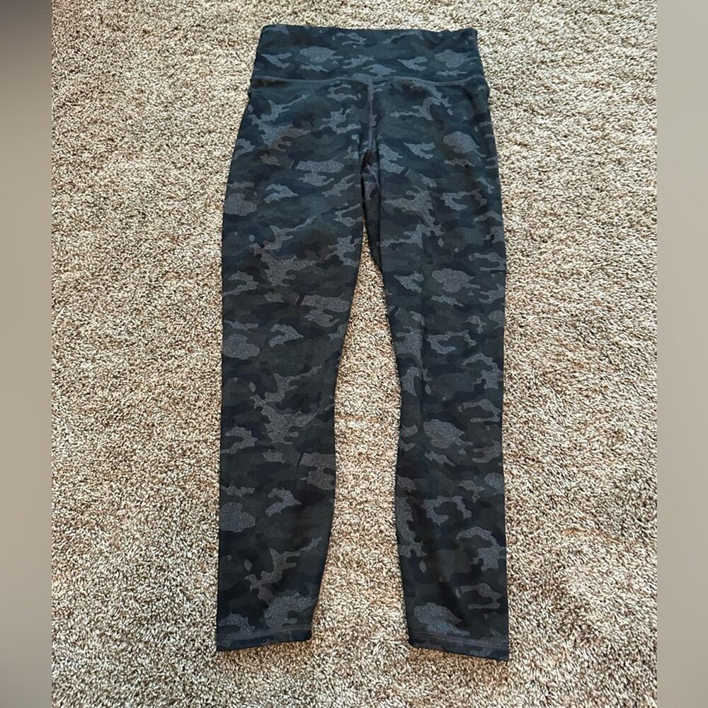 Power Hold made by Fabletics, black/gray camouflage print, no tags, measures S/M